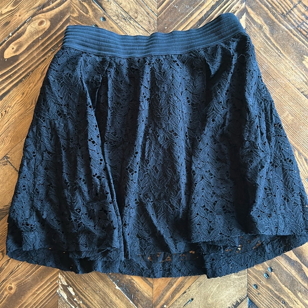 Women’s Dynamite midi ruffle skirt size small.